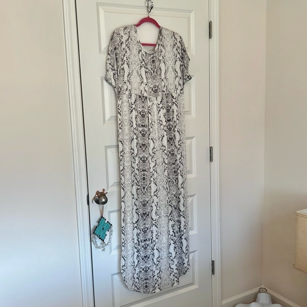 Vanilla Bay Gray Python Print Accent Maxi Dress - Picture 4 of 7